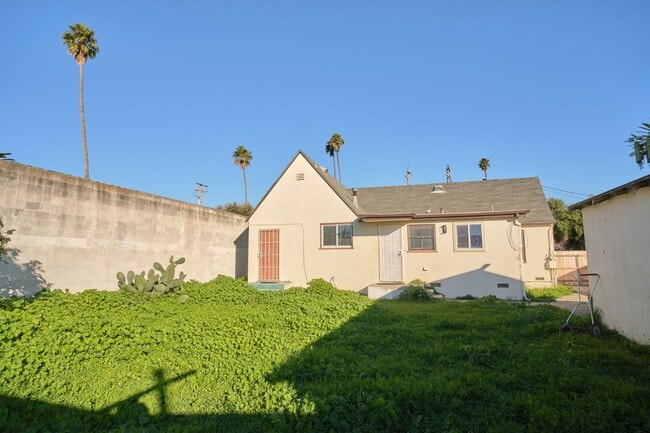 Building Photo - 116 E Orchard St