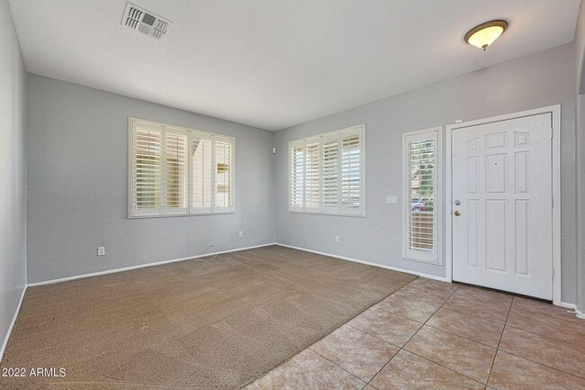 Building Photo - Gorgeous 5 Bedroom home with 3 Bathrooms and 3 car garage in Tolleson