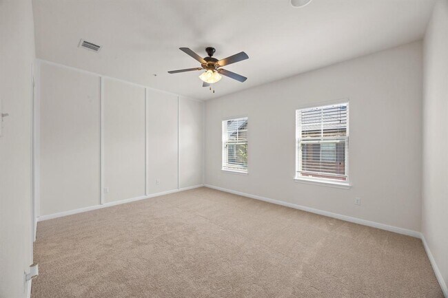 Building Photo - 7220 Wyoming Springs Dr