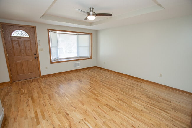 Building Photo - 409 Donna Bella Pl