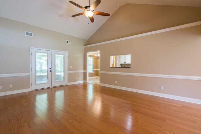 Building Photo - 633 Wilkinson Rd