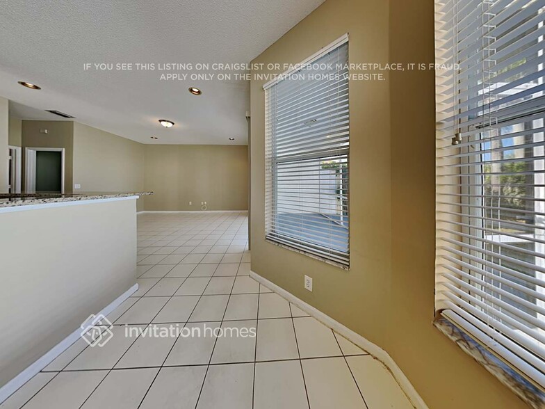Building Photo - 7729 Thornlee Dr