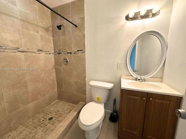 Building Photo - 623 NW 3rd Ave