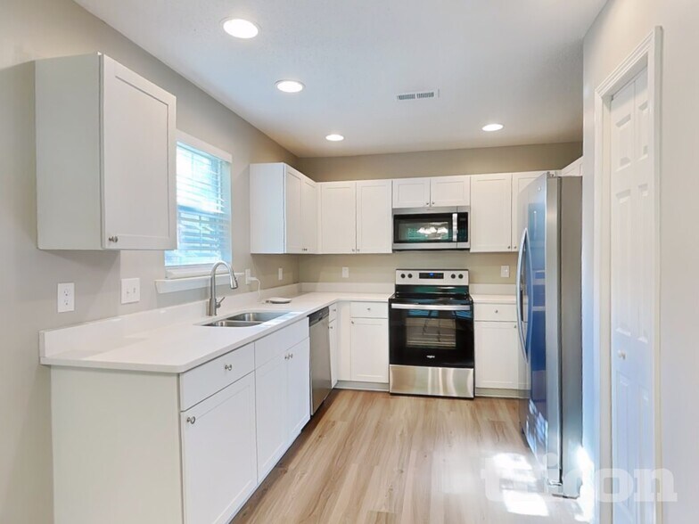 Building Photo - 479 Brighton Woods Dr