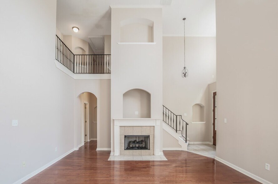Building Photo - 1132 Hoska Cove