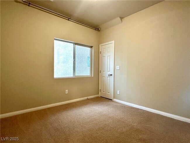 Building Photo - 6451 Amberleaf Way