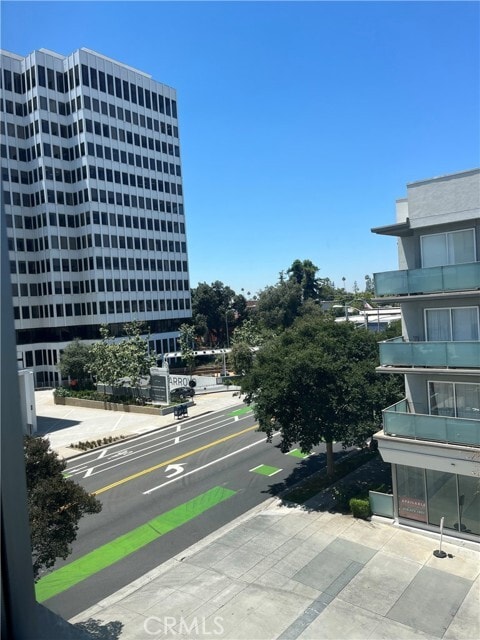 Building Photo - 175 S Lake Ave