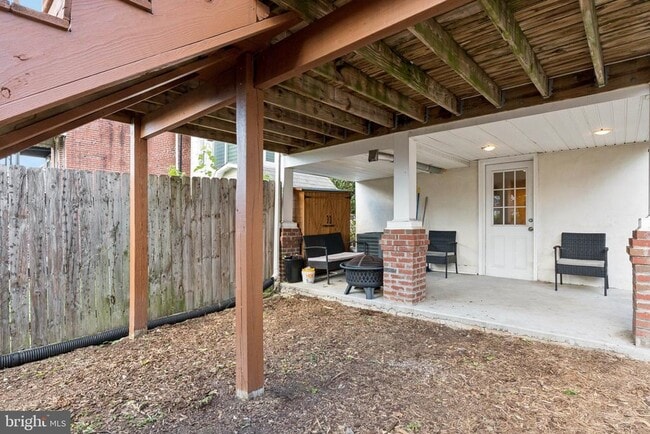 Building Photo - 908 Longfellow St NW