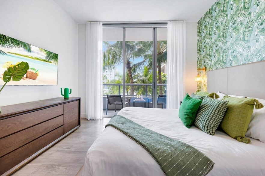 Building Photo - 777 N Ocean Dr