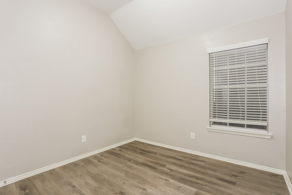 Building Photo - 4617 Seneca Dr