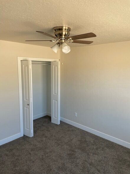 bedroom - 4406 W 275 N