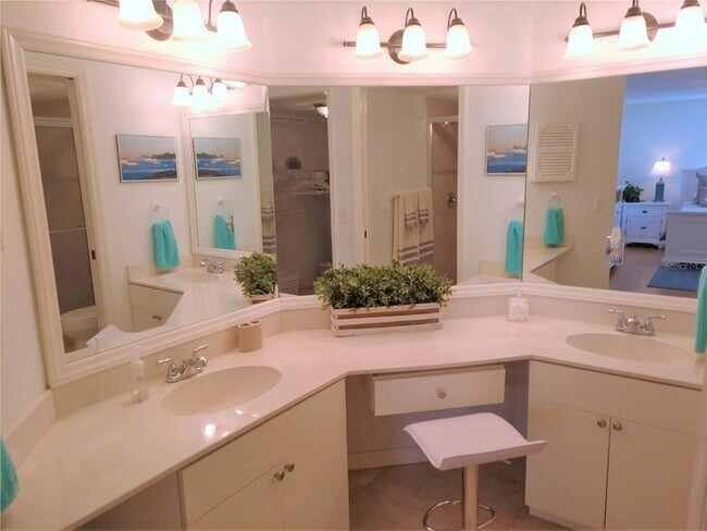 Building Photo - 307 Pine Hollow Cir