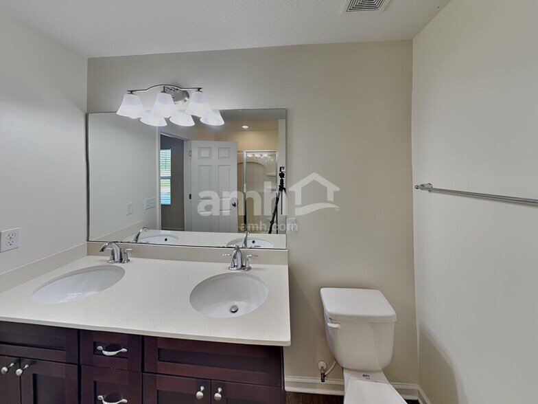 Building Photo - 163 E Jayce Way