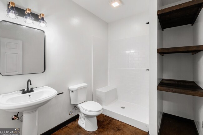 Building Photo - 620 Stiles Rd