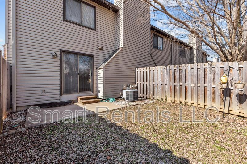 Building Photo - 1816 Misty Moss Dr