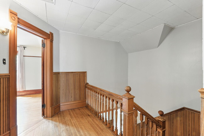 Building Photo - 116 N 4th St