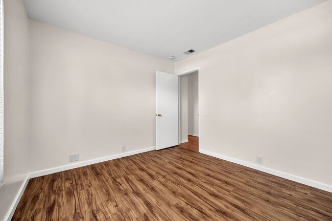 Building Photo - 10536 Greenford Dr