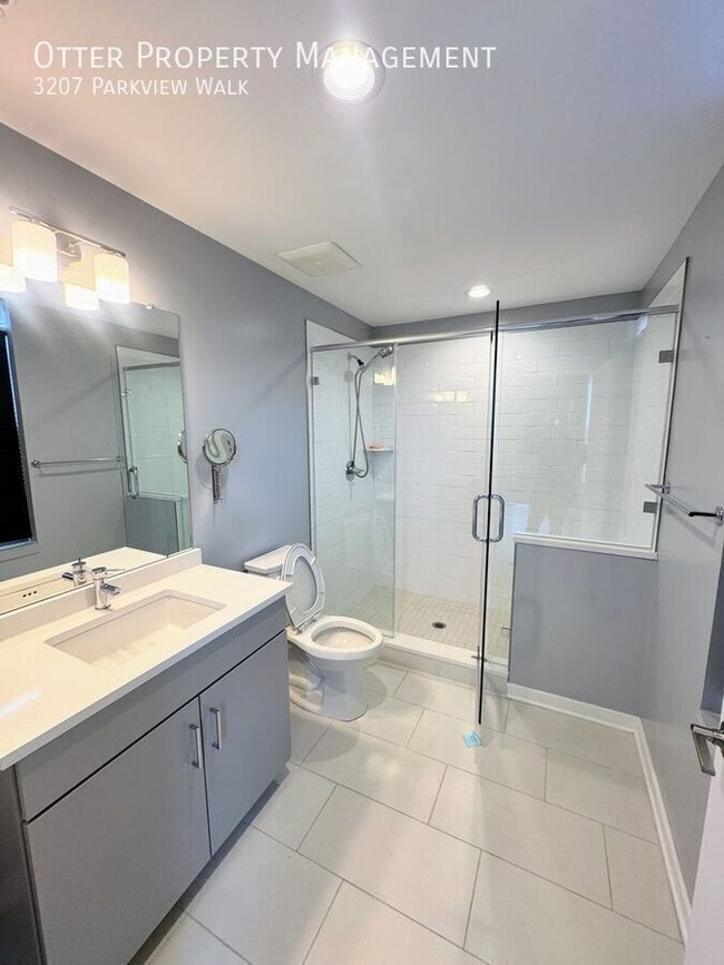 Building Photo - 3207 Parkview Walk