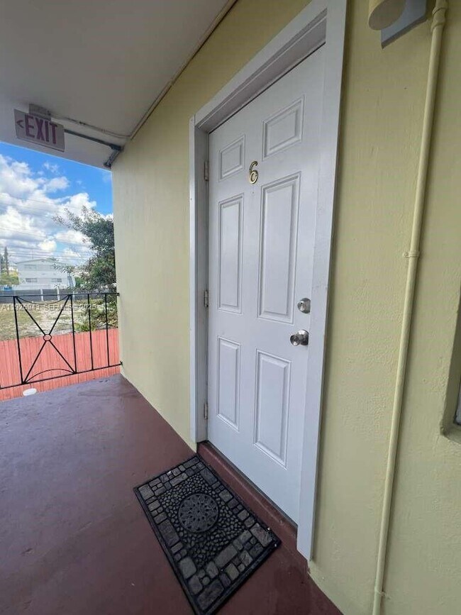 Building Photo - 1275 NW 60th St