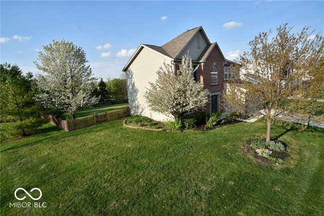 Building Photo - 5742 Cantigny Way N