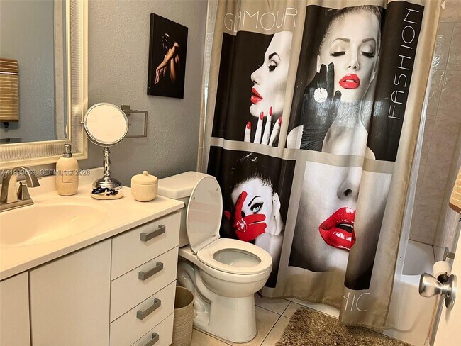 Building Photo - 11304 Taft St