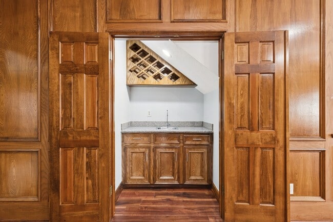 Building Photo - 14819 Walbrook Dr