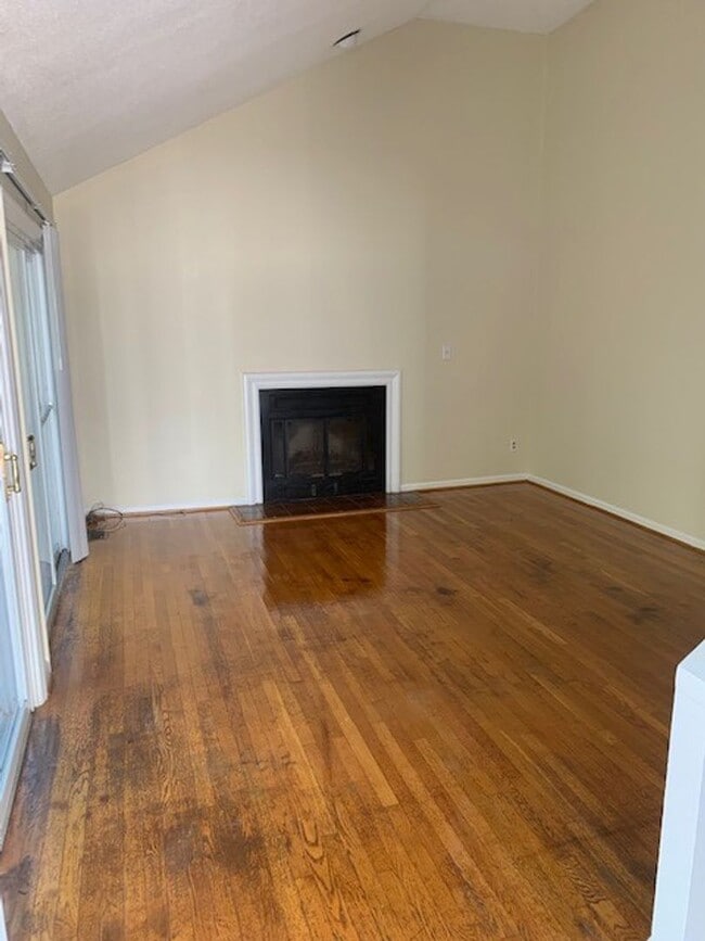 Building Photo - One Month Free **Limited Time**Prime Location