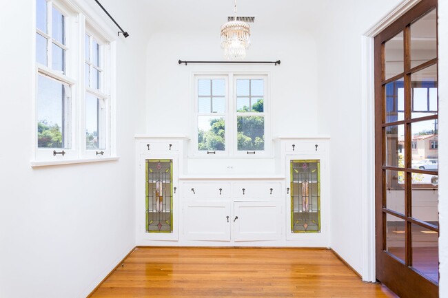 Building Photo - 4455 Swift Ave