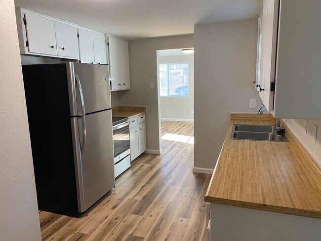 Building Photo - Spacious Single-Story Living with Modern Comforts and Outdoor Appeal