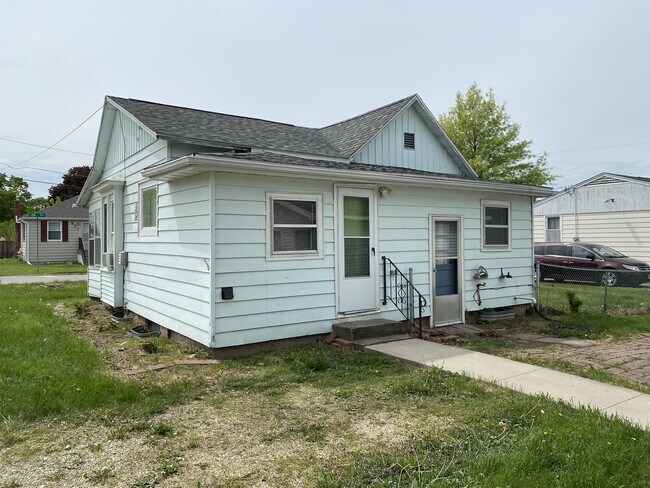 Building Photo - 440 26th St