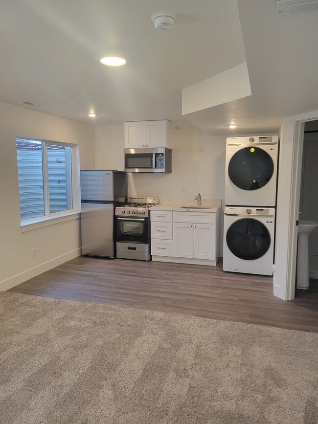 Primary Photo - 116 E 730 N