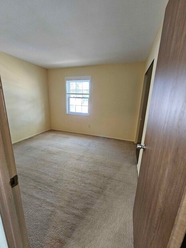 Building Photo - 8490-8413 13th St N