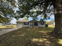 Building Photo - Charming 3-Bed / 2-Bath Home in Muscle Shoals