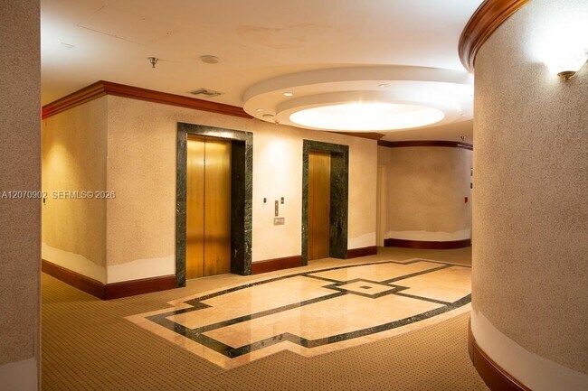 Building Photo - 5757 Collins Ave
