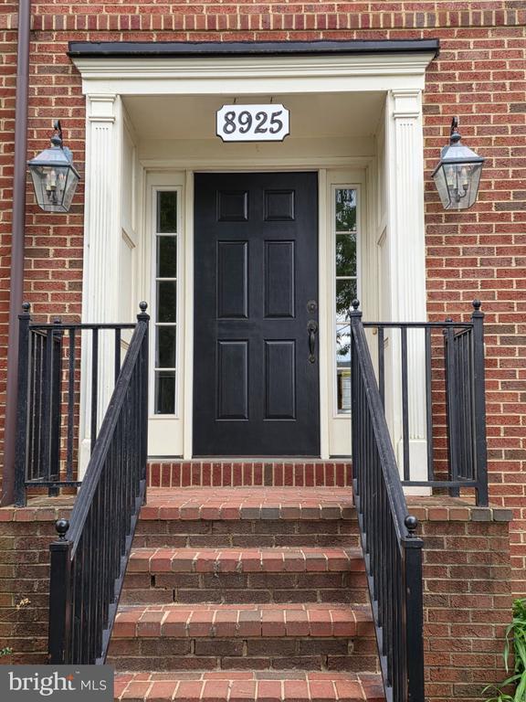 Building Photo - 8925 Amelung St