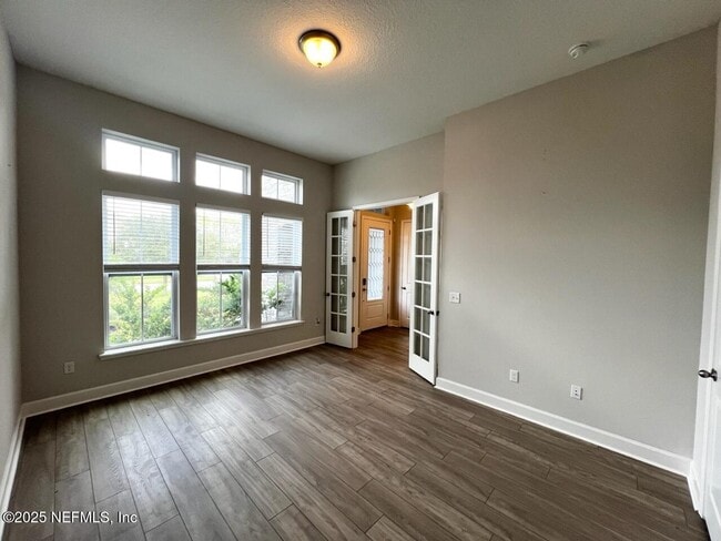Building Photo - 121 Oxford Estates Way