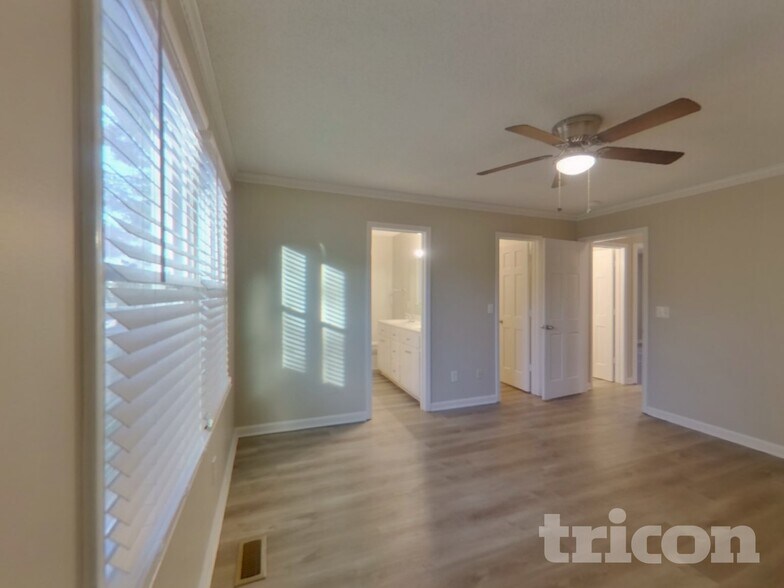 Building Photo - 100 Flagstar Ct