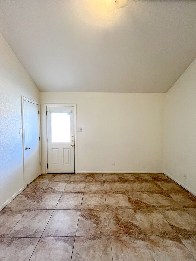 Building Photo - 2603 Edgefield St