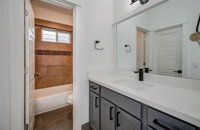 Building Photo - 970 Highland Sound Ln
