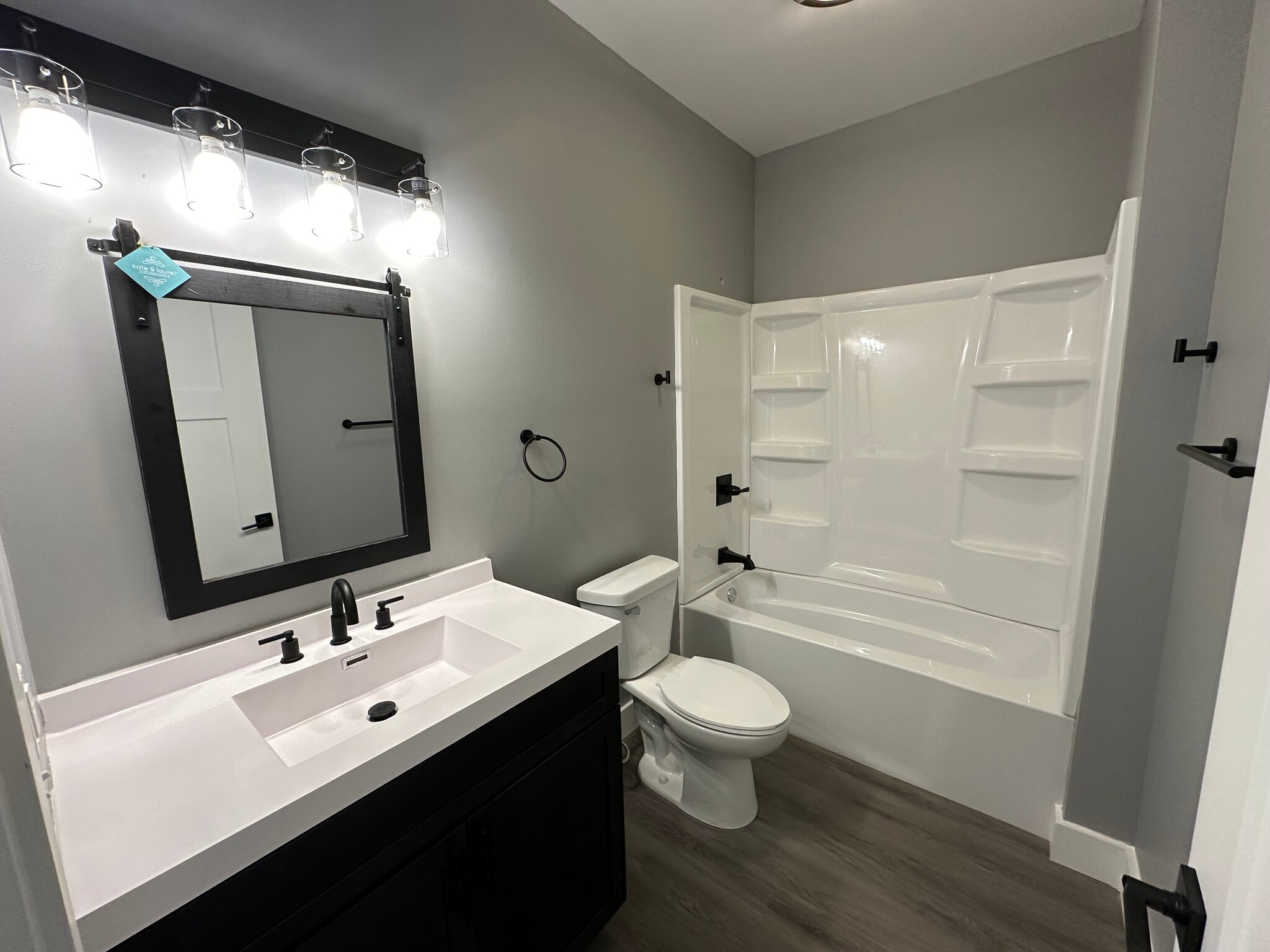 Building Photo - 1102 S Malott St