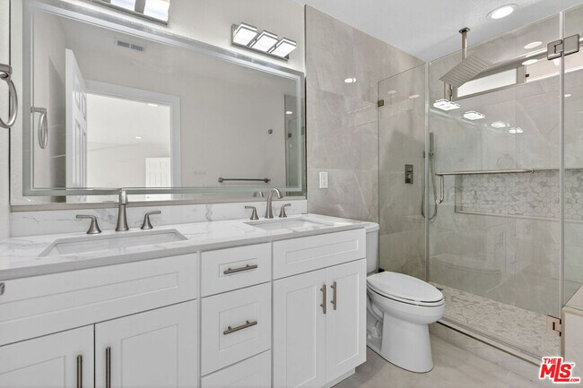 Building Photo - 31076 Via San Vicente