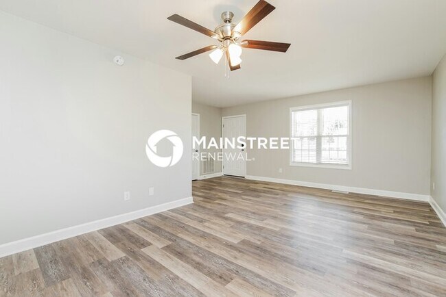 Building Photo - 3 Bedroom Pet-Friendly Home in Smithfield, NC with Main Street Renewal