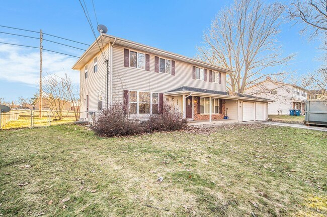 Building Photo - Modern 3BR Duplex – Just $1450! Security Deposit Alternative Available!