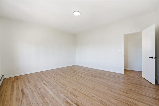 Building Photo - 212 Seaview Ave