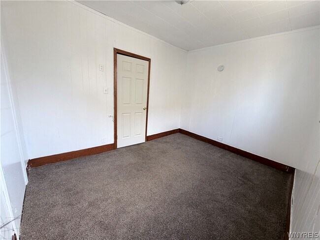 Building Photo - 901 South Park Ave