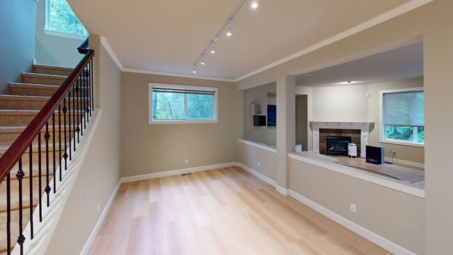 Building Photo - This Shy Creek Neighborhood 4 bed, 3 bath home has abundant space with a functional layout.