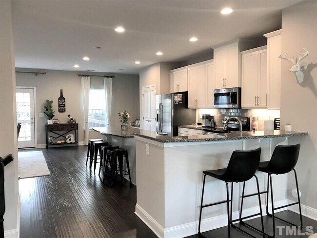 Building Photo - Former Model Townhome for Rent