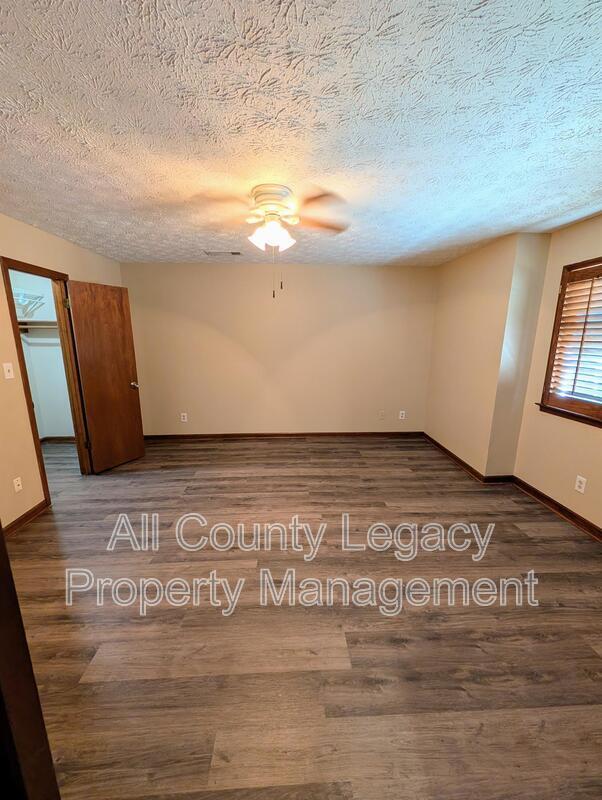 Building Photo - 125 Governor's Rdg