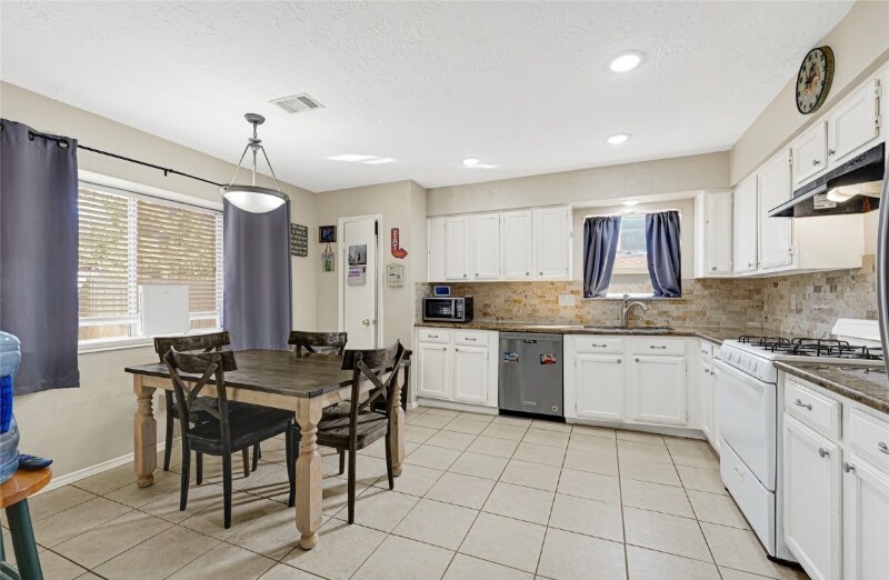 Building Photo - 19330 Evening Glen Dr