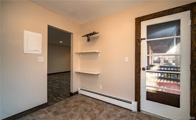 Building Photo - 333 Vincelette St